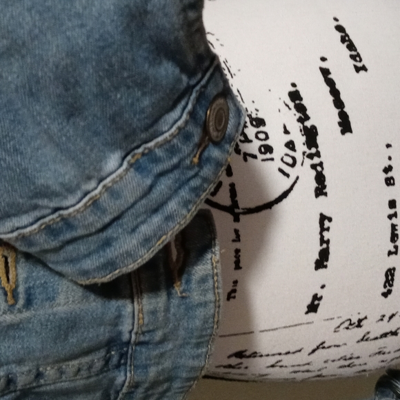 Denim crop jean jacket - Picture 4 of 7